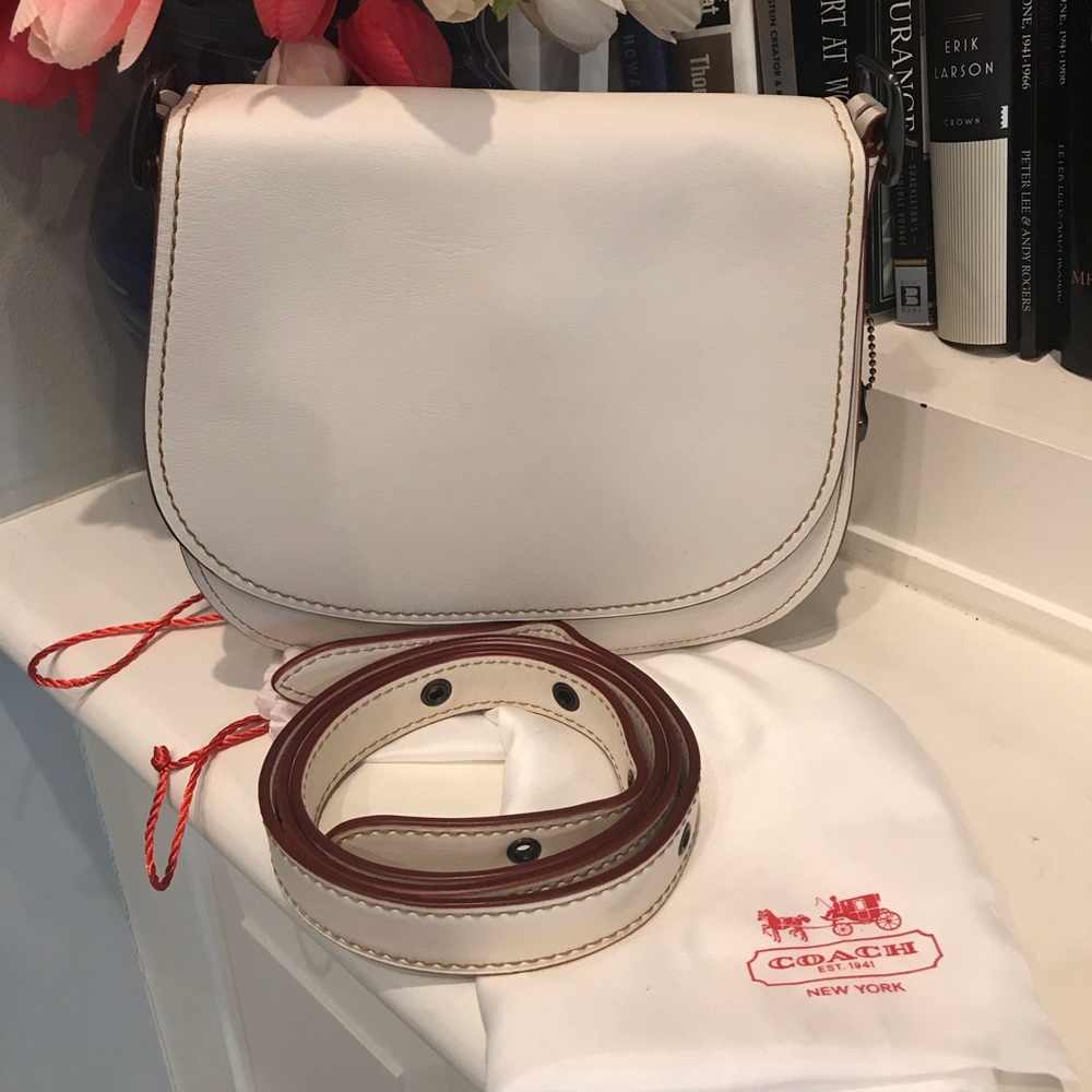 COACH Saddle 23 Crossbody (Chalk)